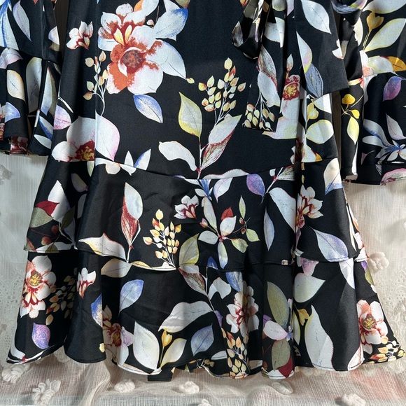 NWT Bar III Women’s Midnight Bloom Floral Dress Size Small - Picture 3 of 11